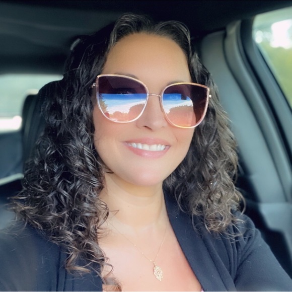 Meet your Posher, Andrea - Picture 4 of 4